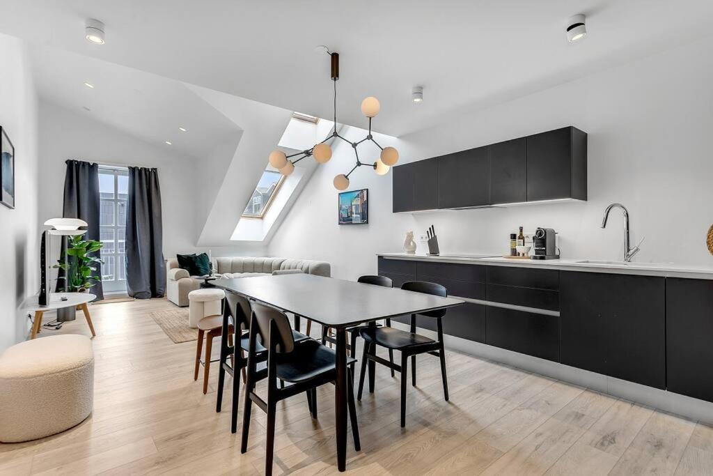 Luxury Penthous - 3 Bedroom - 2 Bath - Freeparking - Downtown Reykjavík Eksteriør bilde